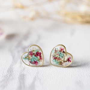 Real Pressed Flowers and Resin Heart Stud Earrings in Mint Magenta White