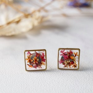 本物の押し花と樹脂のスタッドピアス（ピンクオレンジミックス）