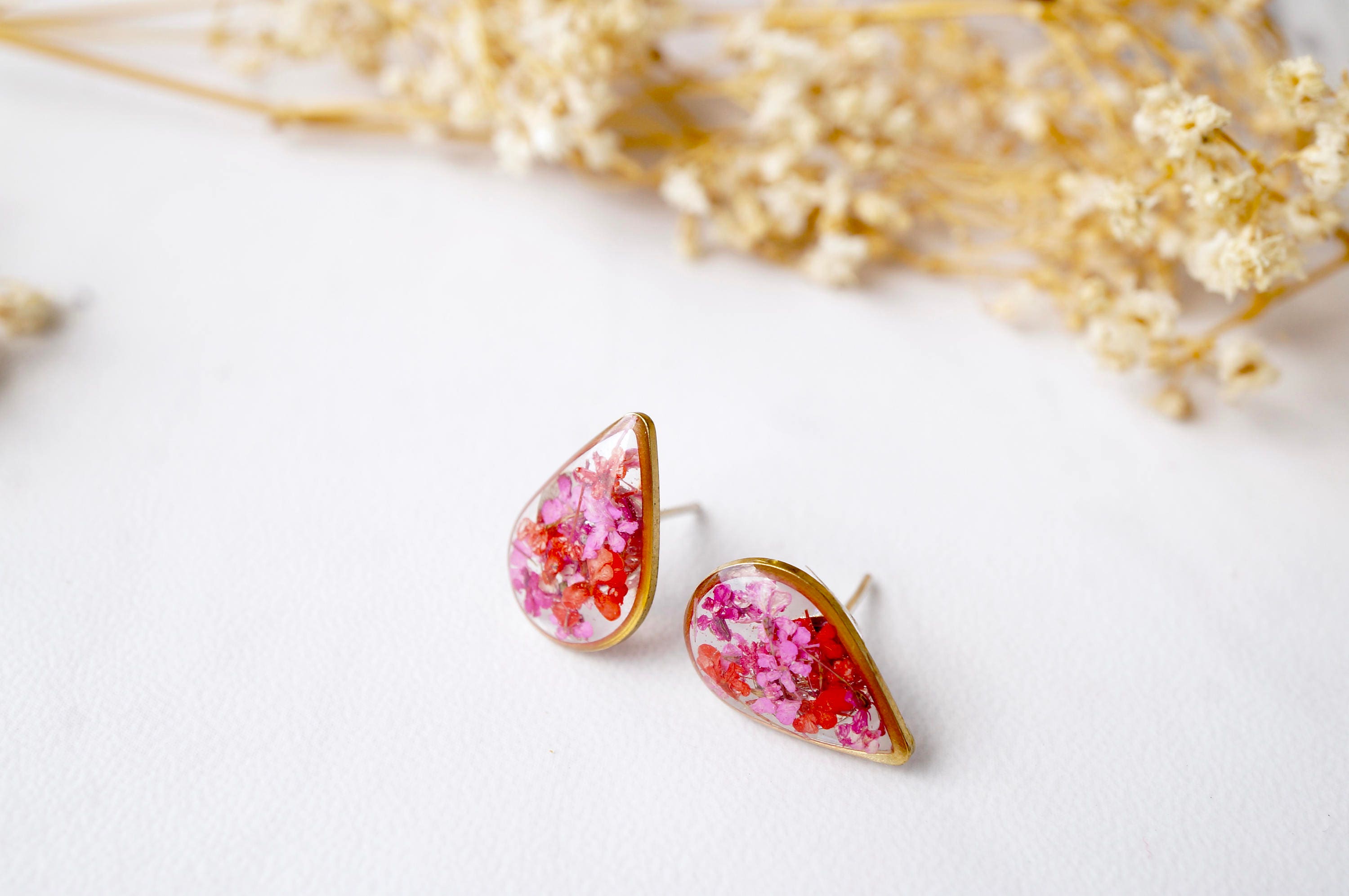 Real Pressed Flowers and Resin Stud Earrings, Gold Teardrop in Red Pink Mix - Thumbnail 5