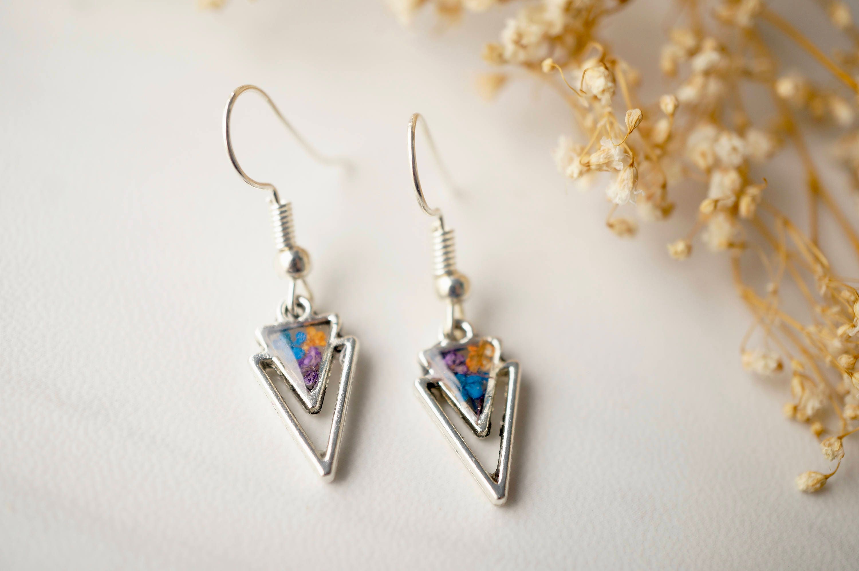 Real Pressed Flowers and Resin Earrings, Silver Arrowhead Drops in Purple Blue Orange - Thumbnail 4