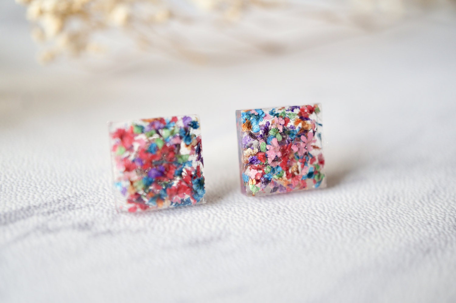 Real Pressed Flowers and Resin Square Stud Earrings in Red Mix - Thumbnail 4
