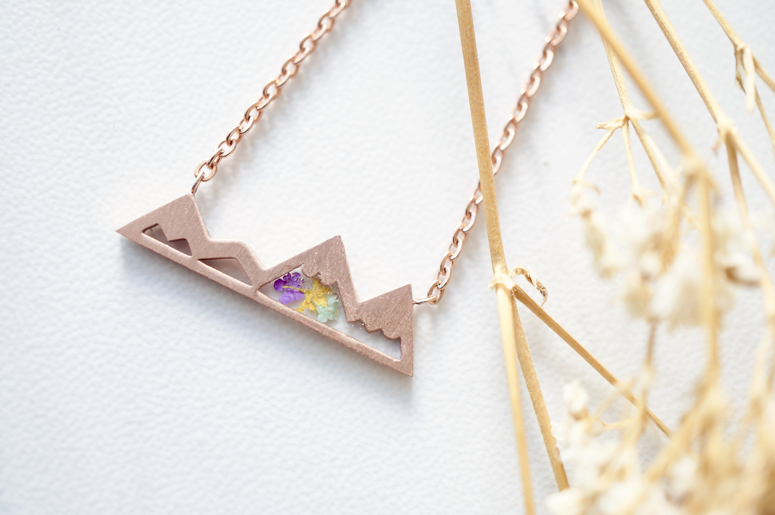 Real Pressed Flowers and Resin Necklace, Rose Gold Mountains - Thumbnail 2