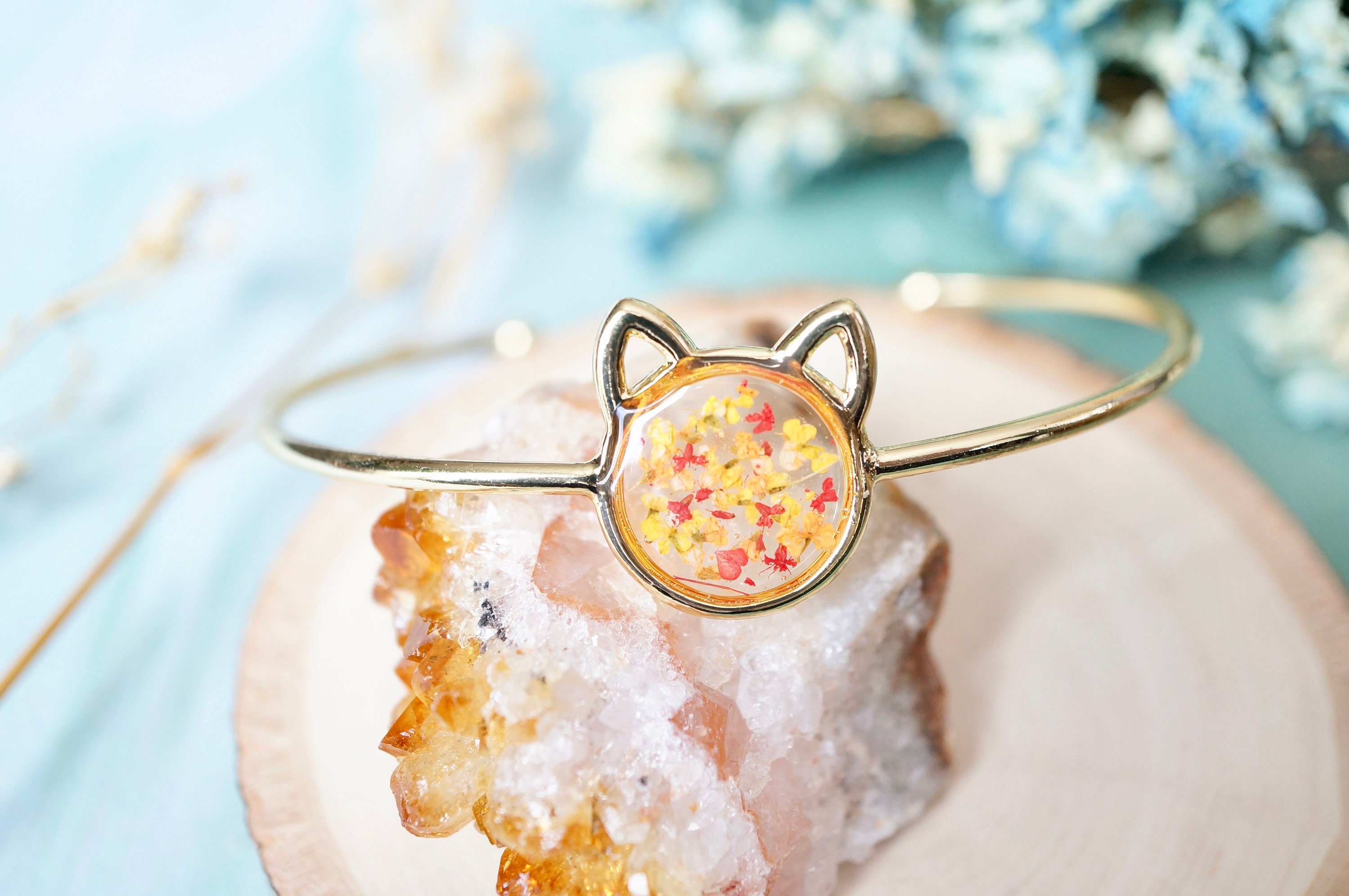 Real Pressed Flowers and Resin Bracelet, Gold Cat in Red Orange Yellow - Thumbnail 4