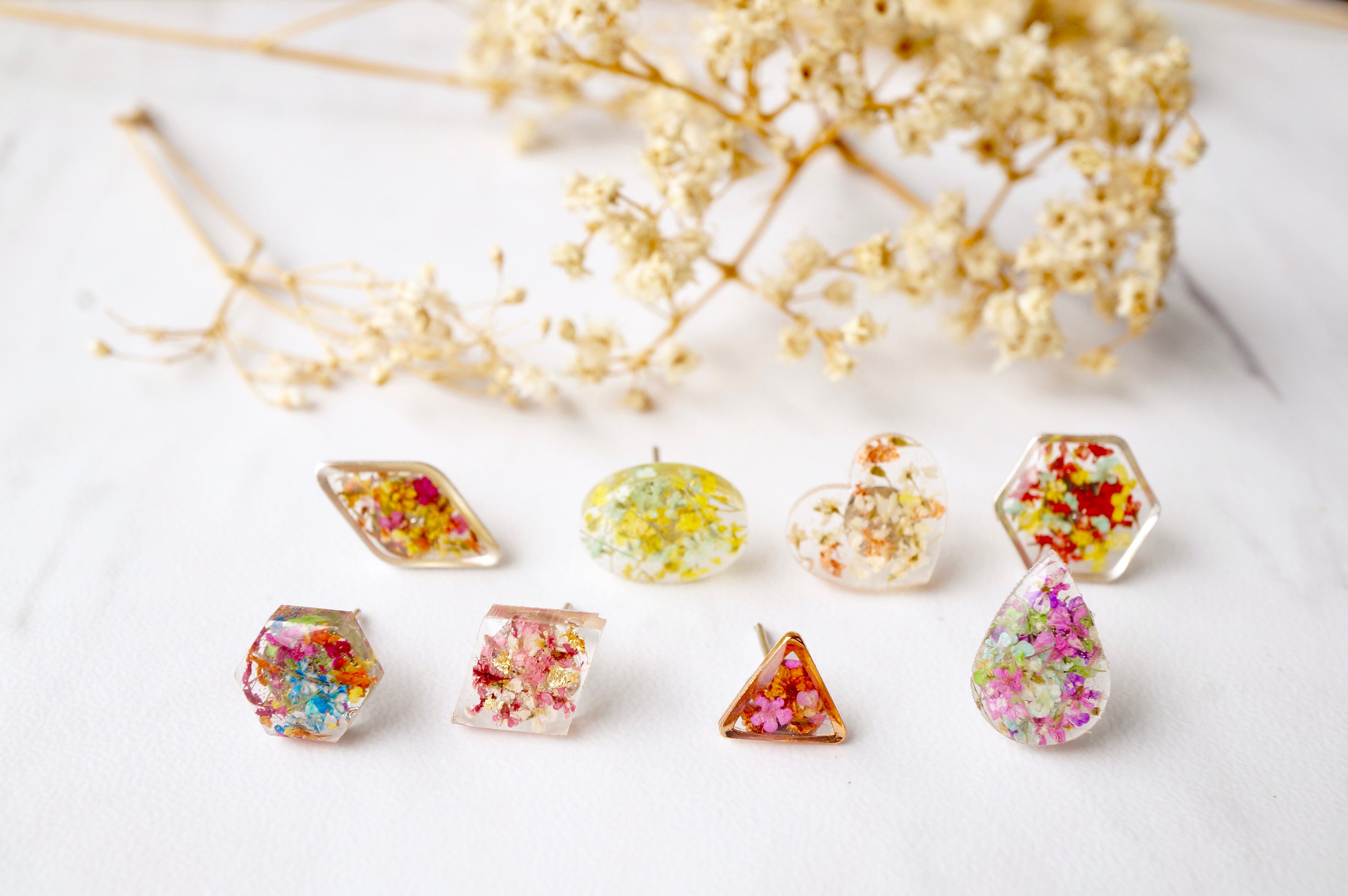 Real Pressed Flowers and Resin Stud Earrings, Gold Teardrop in Red Pink Mix - Thumbnail 4