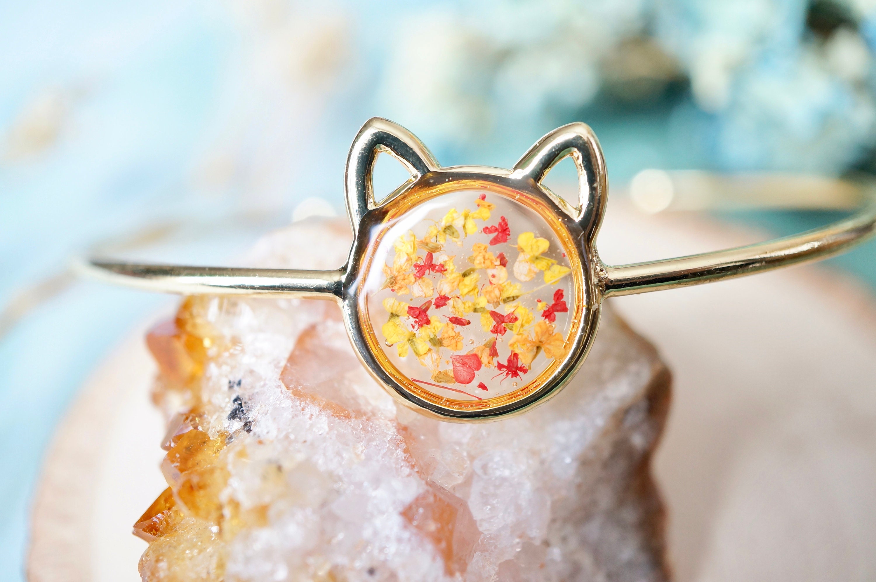 Real Pressed Flowers and Resin Bracelet, Gold Cat in Red Orange Yellow - Thumbnail 2