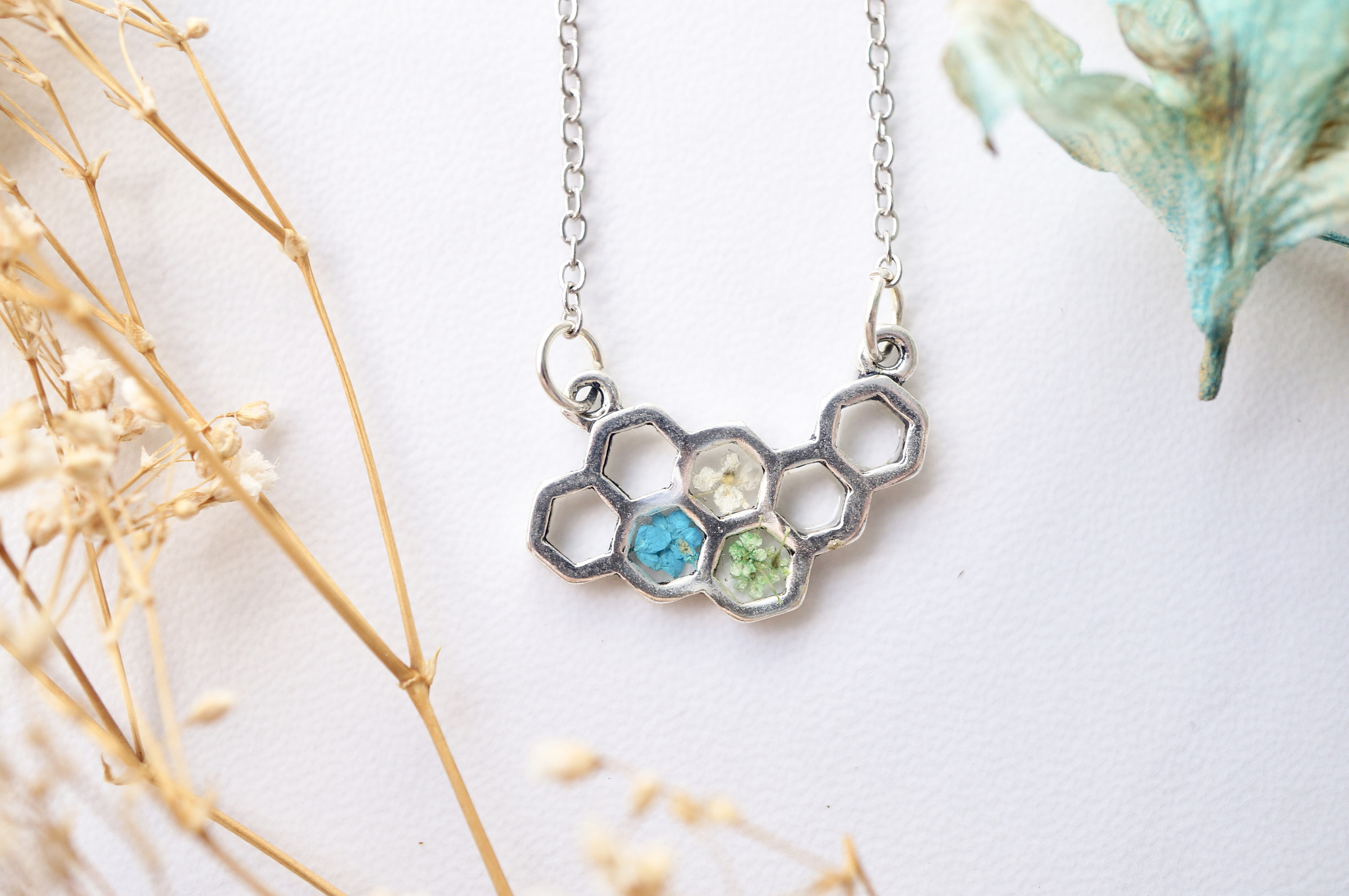 Real Pressed Flowers in Honeycomb Resin Necklace in Teal White Green - Thumbnail 2
