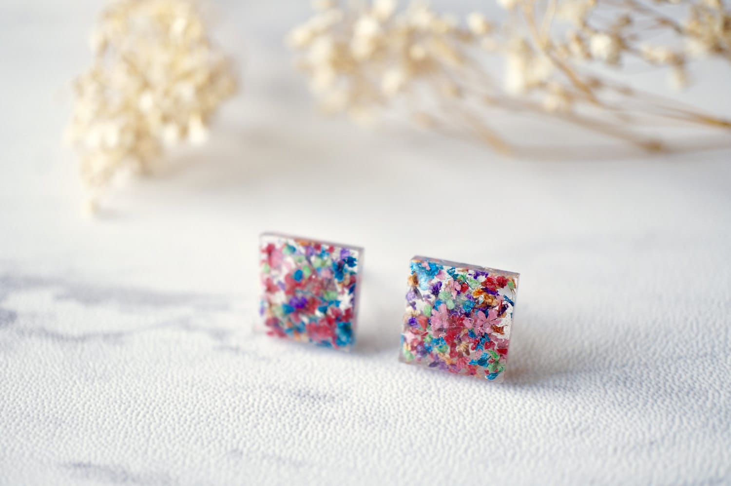Real Pressed Flowers and Resin Square Stud Earrings in Red Mix - Thumbnail 2