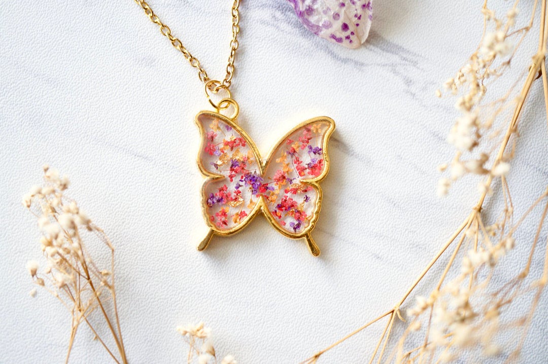 Buy Real Pressed Flowers and Resin Butterfly Necklace in Gold, Purple,  Orange, Red Online in India 