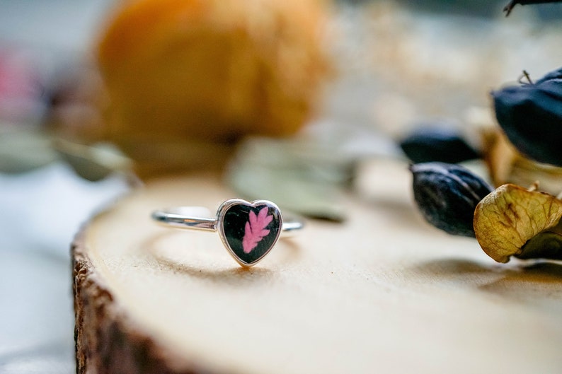 Real Pressed Flower and Resin Ring, Black and Silver Heart with Pink Fern image 3