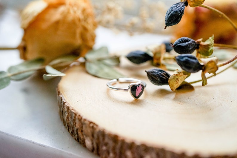 Real Pressed Flower and Resin Ring, Black and Silver Heart with Pink Fern image 2