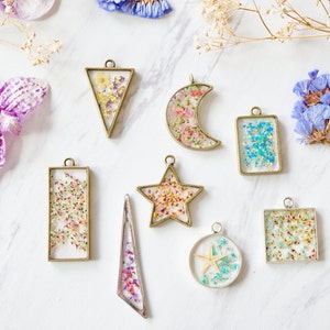 Real Pressed Flowers in Resin, Rose Gold Hair Pink with Forget Me Not image 5