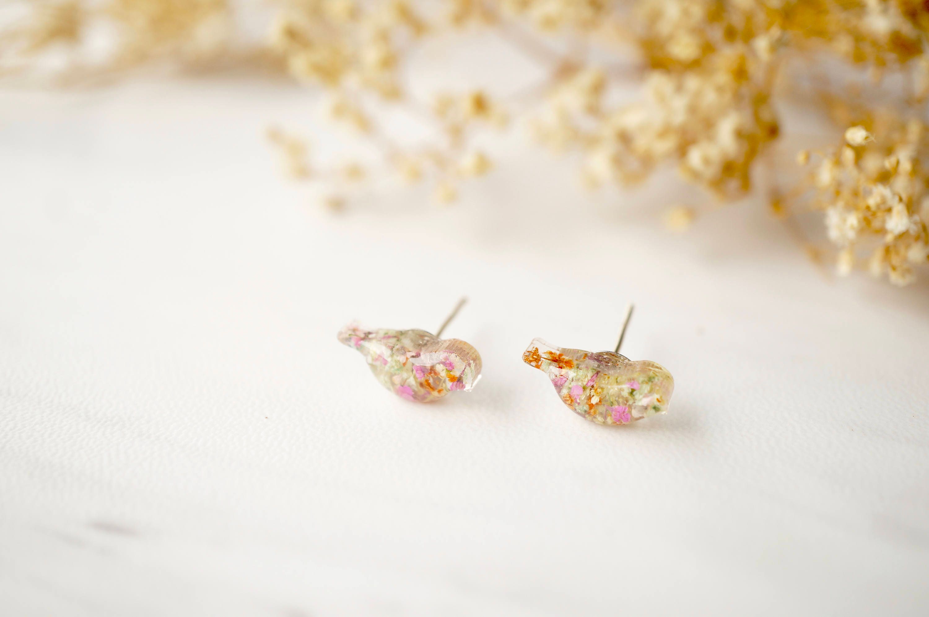 Real Pressed Flowers and Resin Bird Stud Earrings in Pink White Orange Green - Thumbnail 4