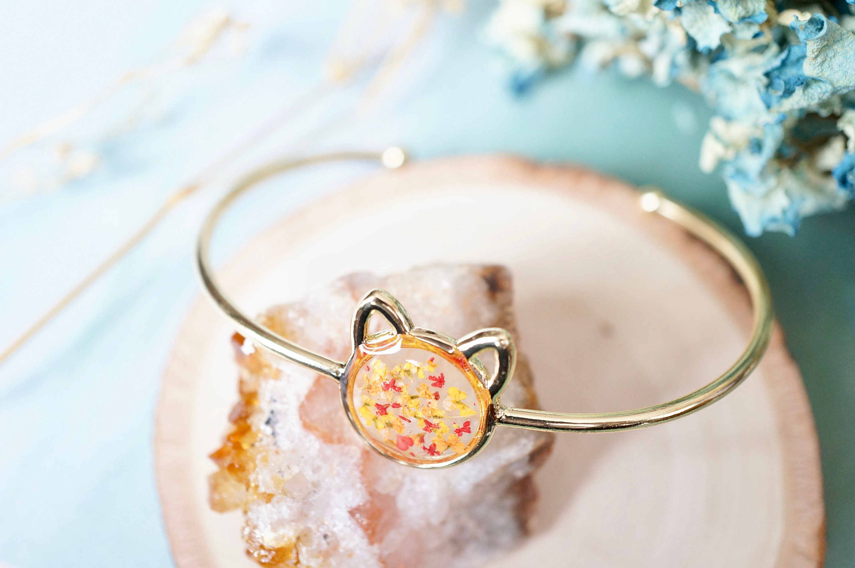 Real Pressed Flowers and Resin Bracelet, Gold Cat in Red Orange Yellow - Thumbnail 5