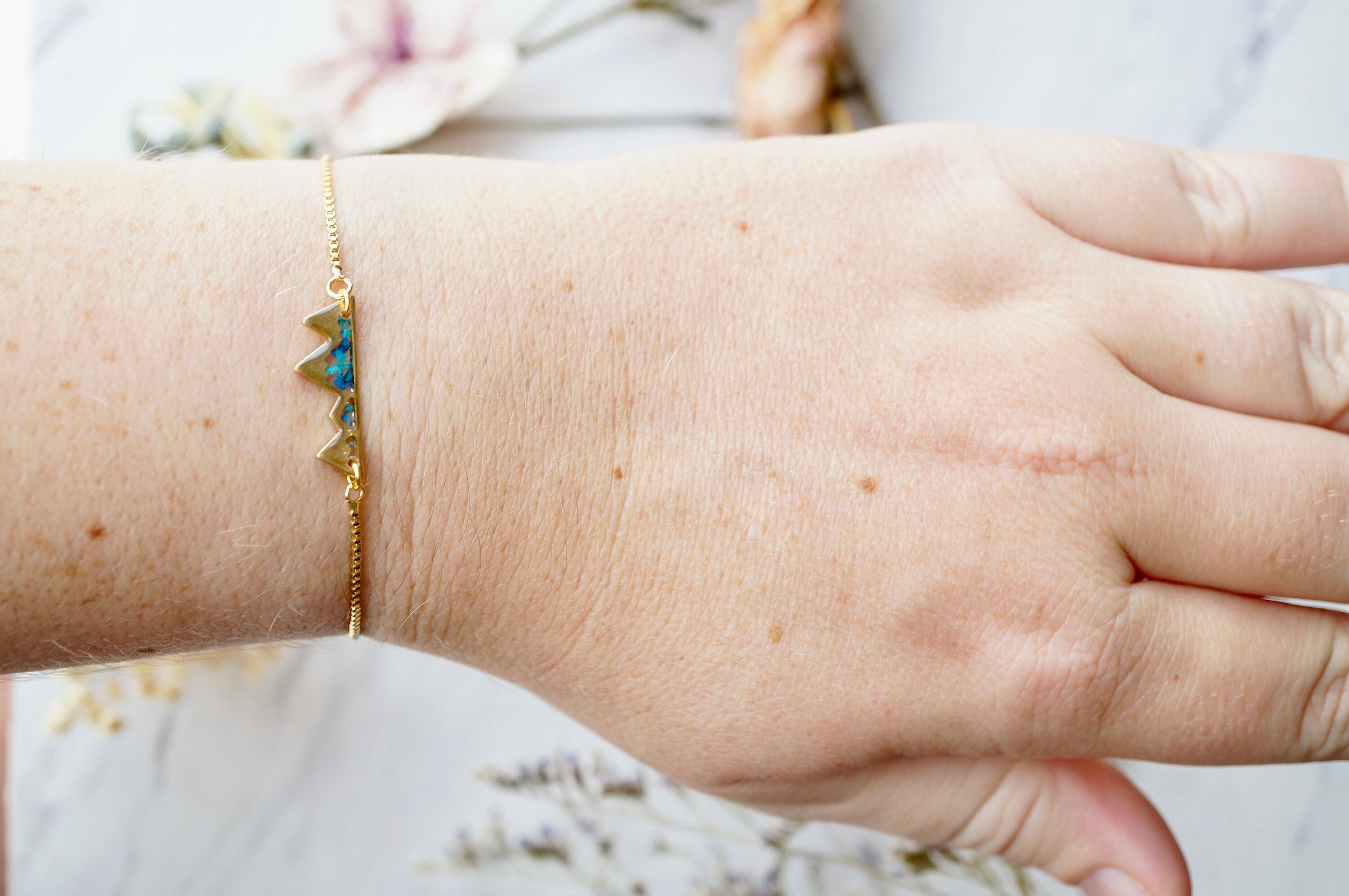 Real Pressed Flowers and Resin Adjustable Bracelet, Gold Mountains in Blue and Teal - Thumbnail 2