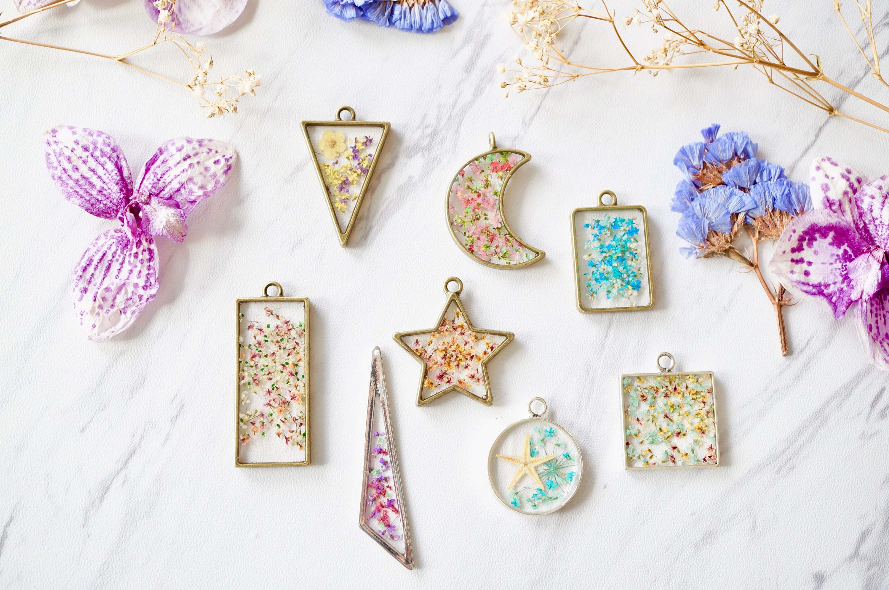 Real Pressed Flowers in Resin, Gold Druzy Geode Necklace in Pink and Mint - Thumbnail 7