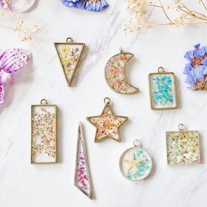 CUSTOM jewelry with your flowers! Real Pressed Flowers in Resin Necklaces and Earrings - Send us your flowers!