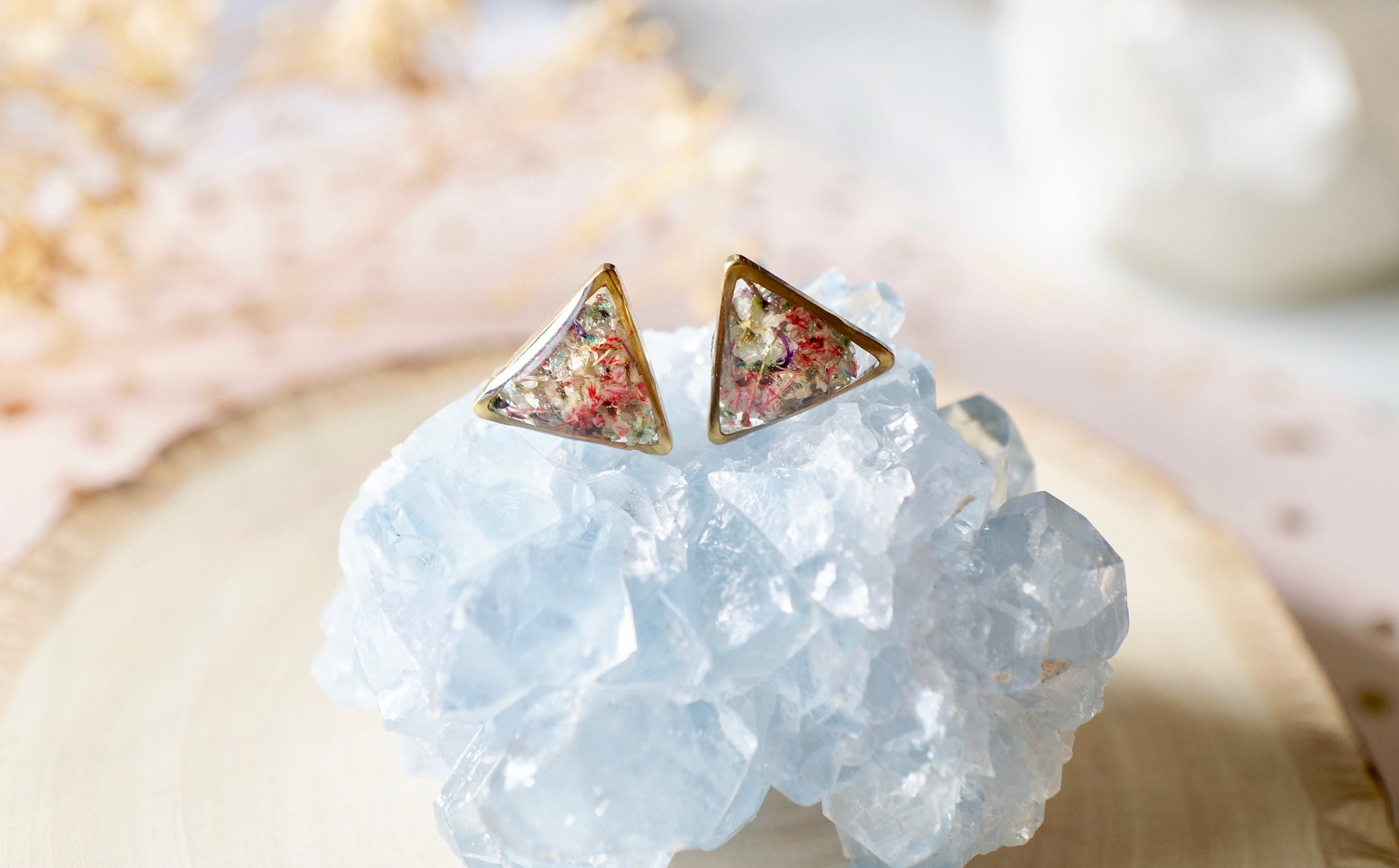 Real Pressed Flowers and Resin Triangle Stud Earrings in Baby Blue Pink Purple White - Thumbnail 3