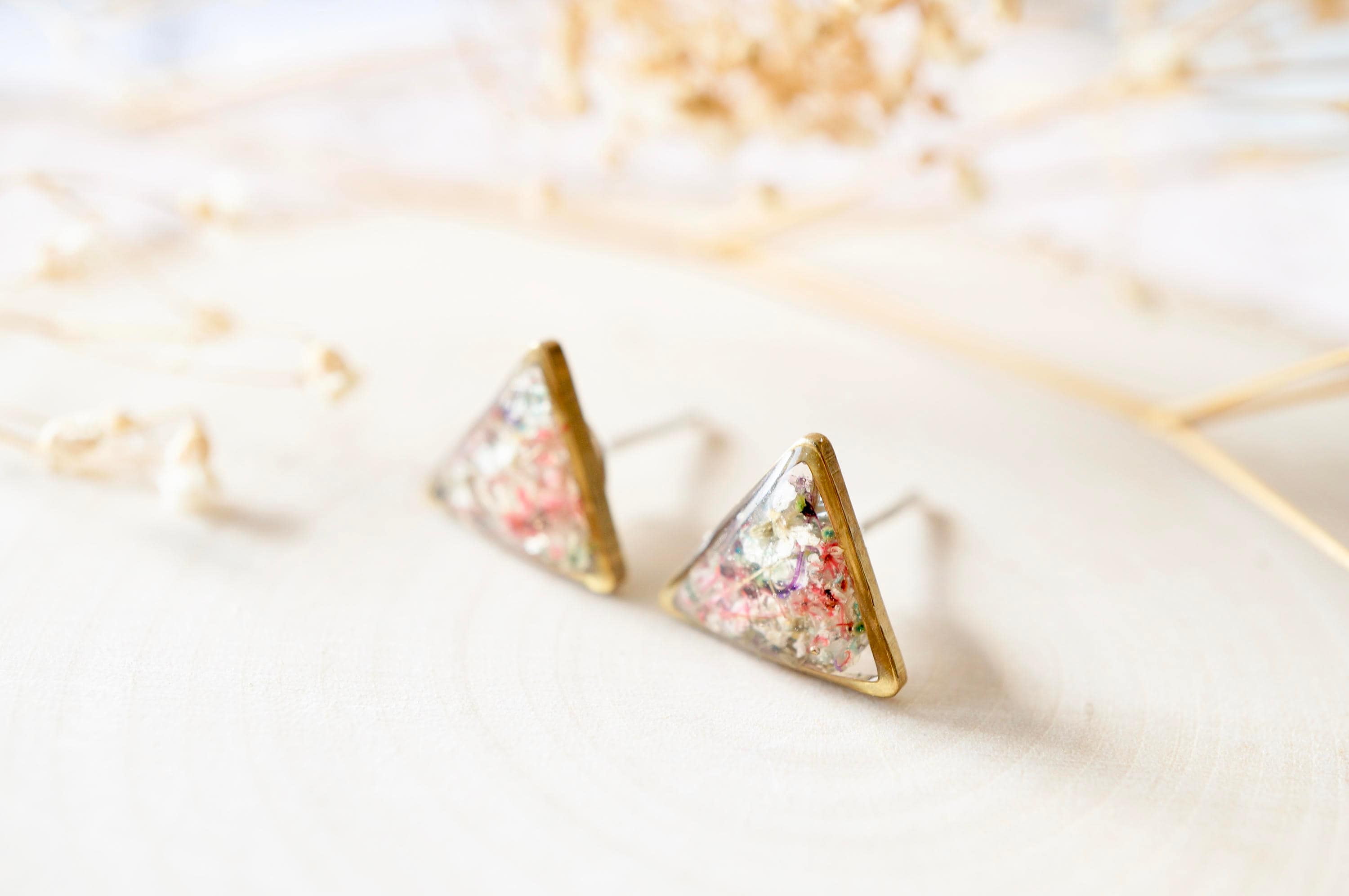 Real Pressed Flowers and Resin Triangle Stud Earrings in Baby Blue Pink Purple White - Thumbnail 6