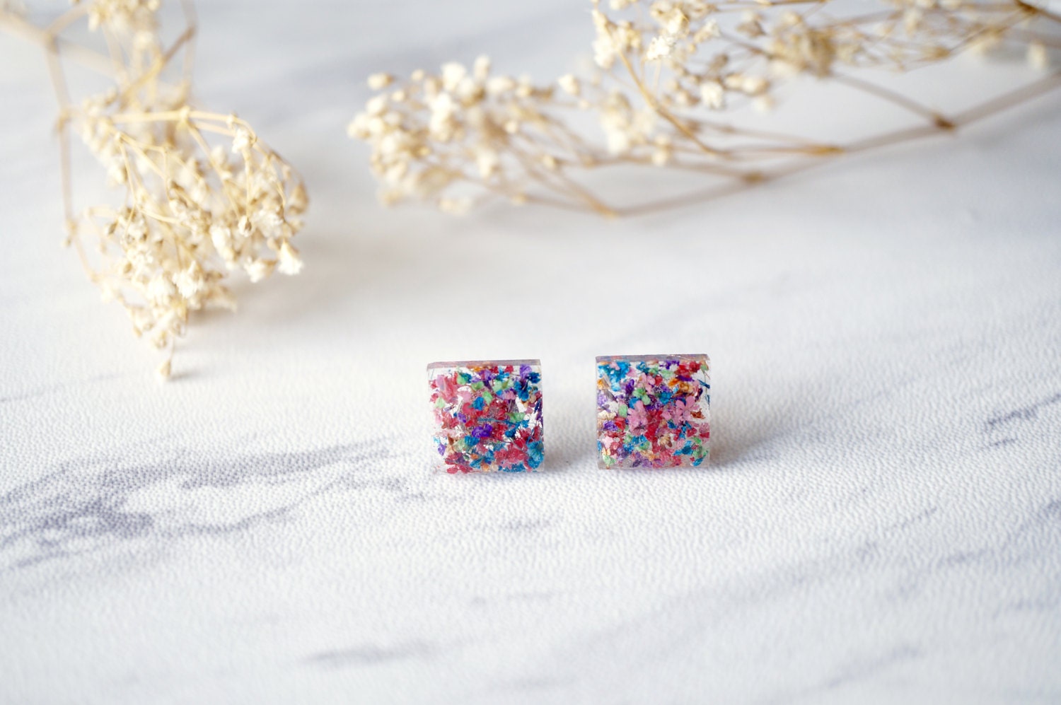 Real Pressed Flowers and Resin Square Stud Earrings in Red Mix - Thumbnail 5