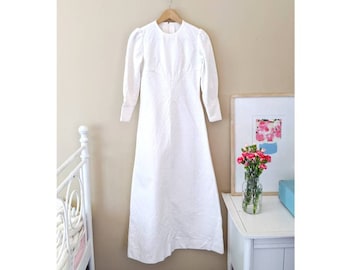 VINTAGE 1970s white long sleeve maxi wedding dress, XS