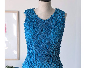 90s bright blue textured popcorn fishscale top