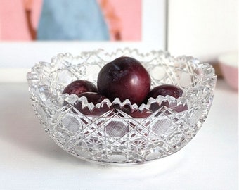 sawtooth cut crystal bowl with scalloped edge