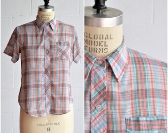 1980s pink plaid short sleeve button up top · pastel plaid shirt · baby pink plaid collared shirt · front pocket cotton shirt · small