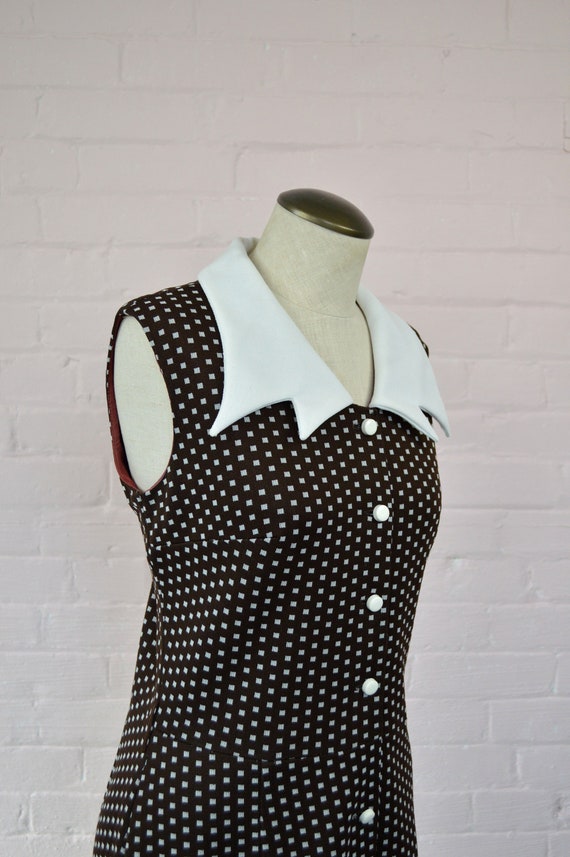 1970s brown white polka dot dress · sleeveless bu… - image 6
