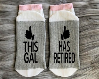 Cette fille a une retraite - des chaussettes - un cadeau de retraite pour elle - des chaussettes de retraite - à la retraite de 2024 - une fête de retraite - un cadeau de retraite amusant - un cadeau pour son 65e anniversaire