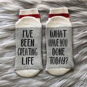 Pregnancy Announcement Socks- Pregnancy Gift - Gender Reveal Party - Pregnancy Reveal - Mom to Be - Dad to Be - New Mom Gift