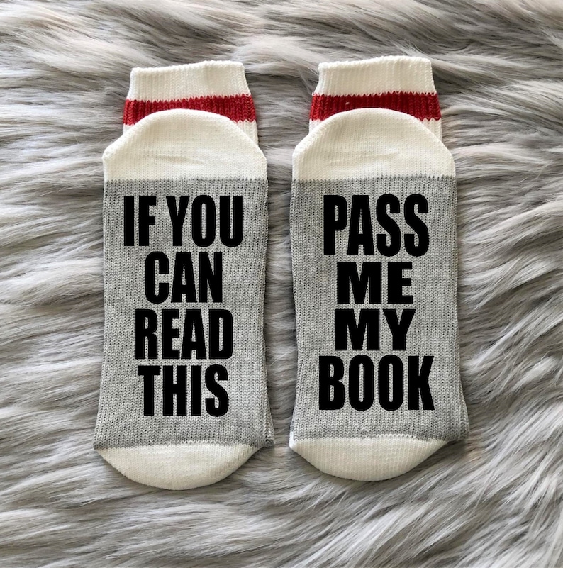 Pass me mijn boek-boeken-boek sokken-boek gift-lezen-lezen image 0