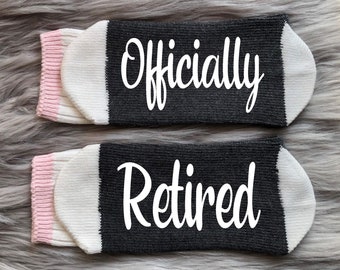 Officially Retired Socks-Retirement Gift-Retired 2026-Retirement Party-Funny Retirement-Gift for Retired-65th Birthday