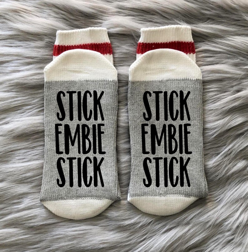 Stick Embie Stick FIV Chaussettes Chaussettes porte-bonheur-Cadeaux FIV-Cadeau fertilité-Chaussettes fertilité-Transfert FIV-Chaussettes FIV porte-bonheur image 1