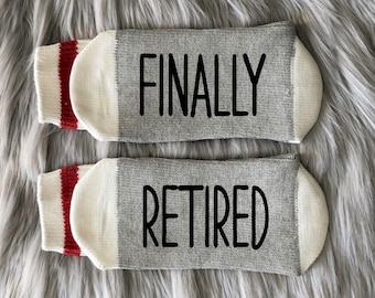 Finally Retired Socks - Retirement Gift - Colleague Retirement Party - Funny Retirement - Retired 2026 - Happy Retirement
