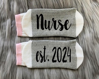 Nurse est 2024 Socks Custom Nurse Socks-Nurse Gifts-Nurse Off Duty-Scrub Life-Nurse Graduation-Gift for Nurse-Nurse Life-Future Nurse Gift