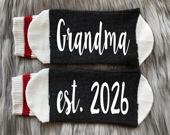 Grandma est. 2026 Socks-Grandma Gifts-Gift Idea for Grandma-Pregnancy Announcement-Gift for Grandma