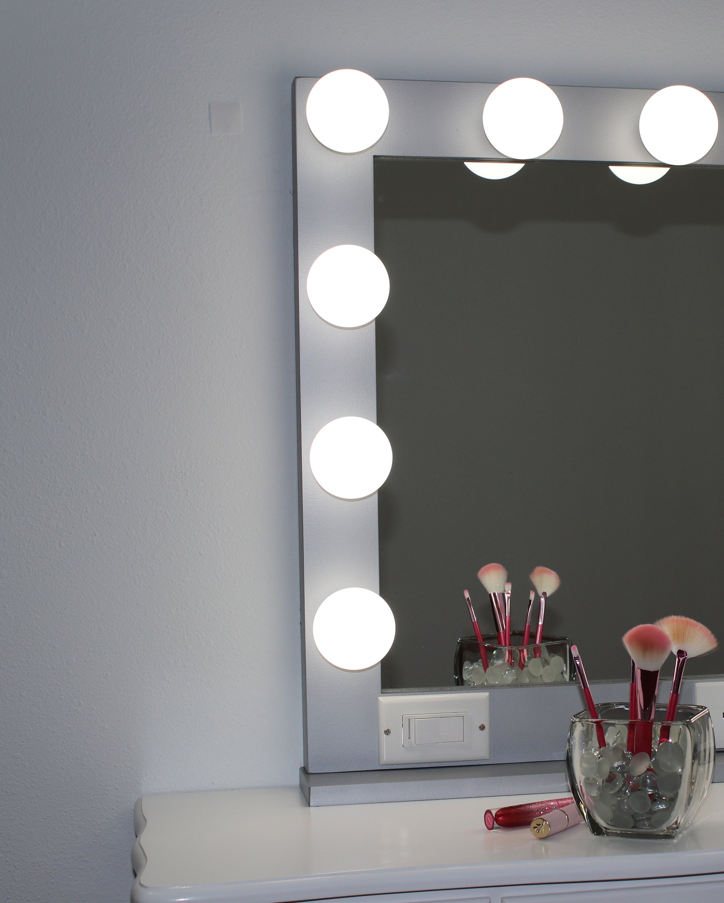 XL 40 X 28 Hollywood style lighted vanity makeup mirror tabletop or