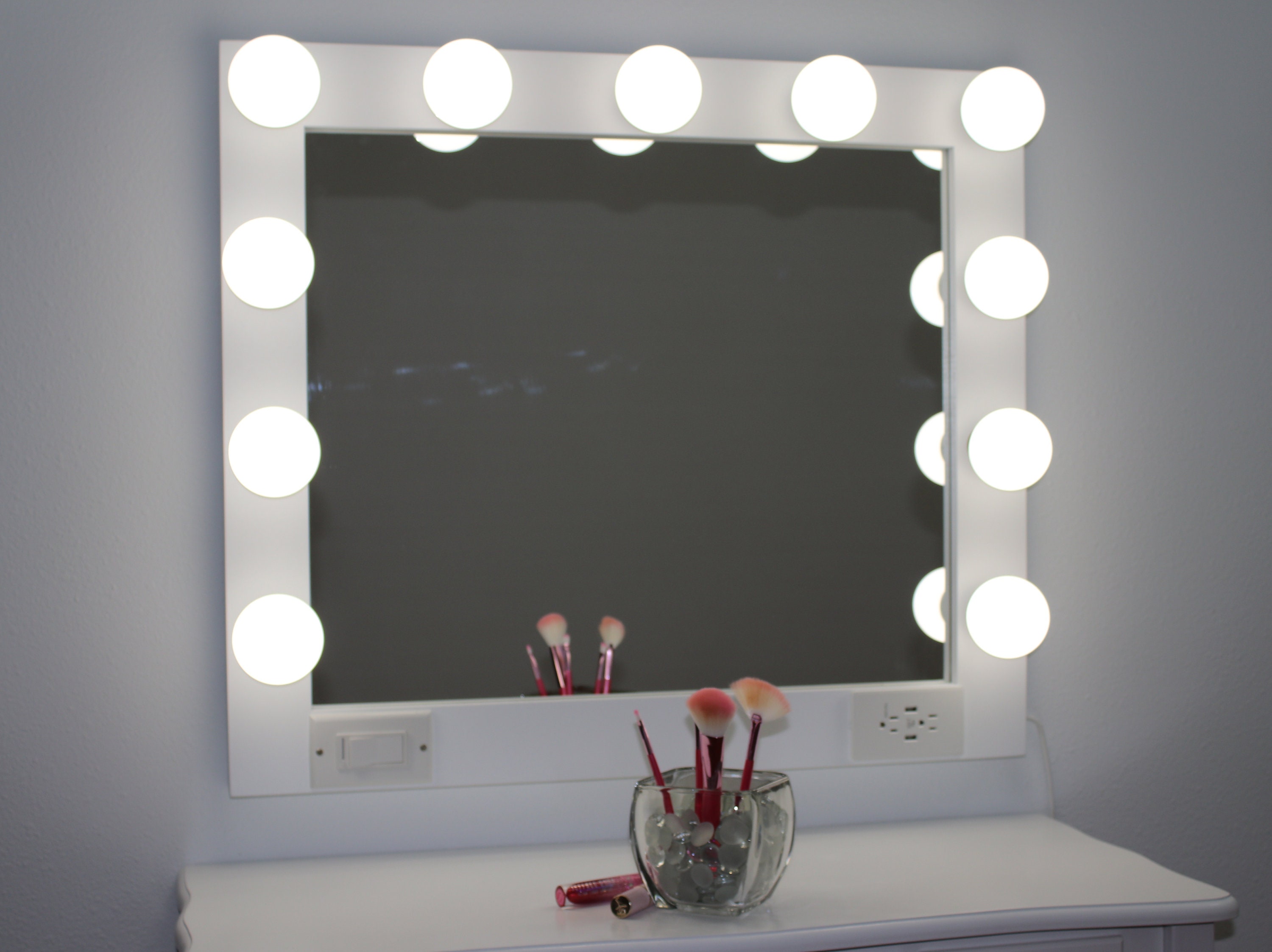 White vanity mirror with lights 32 x 28 Made in the USA