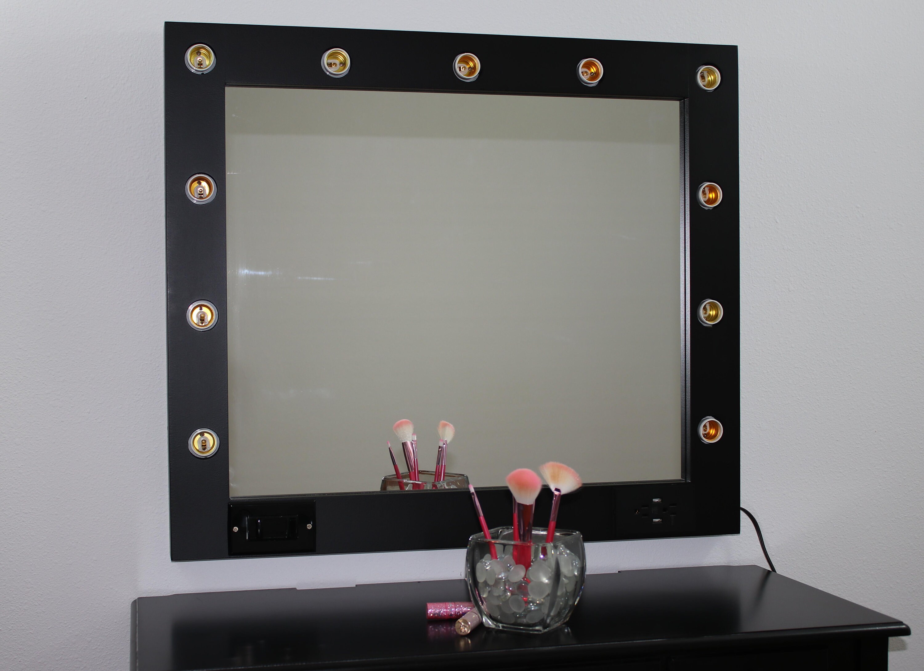 Black vanity mirror with lights 32 x 28 Made in the USA