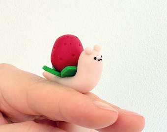 Figura de caracol hecha a mano: Decoración de escritorio con forma de concha de fresa kawaii