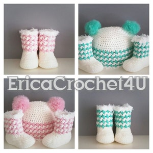 Op de afbeelding: Vier sets van gebreide baby-slofjes en mutsen in roze en wit, en turquoise en wit. De slofjes hebben een witte basis met een contrasterend chevron-patroon. De mutsen hebben een witte basis met een contrasterend chevron-patroon en pompoenen.