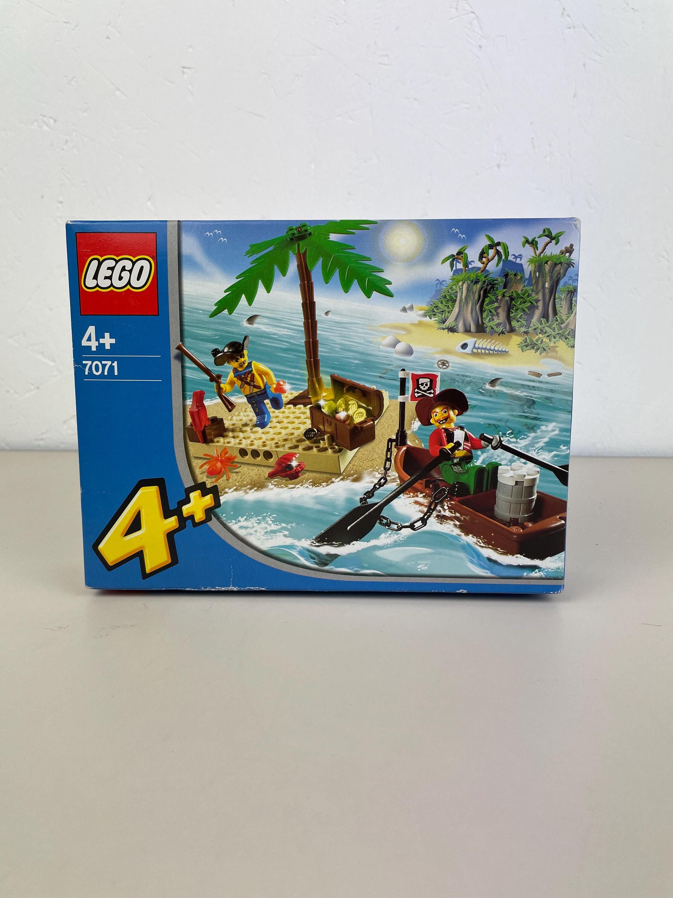 Vintage LEGO Pirates - 7071 - Treasure Island - 2004 New Old Stock