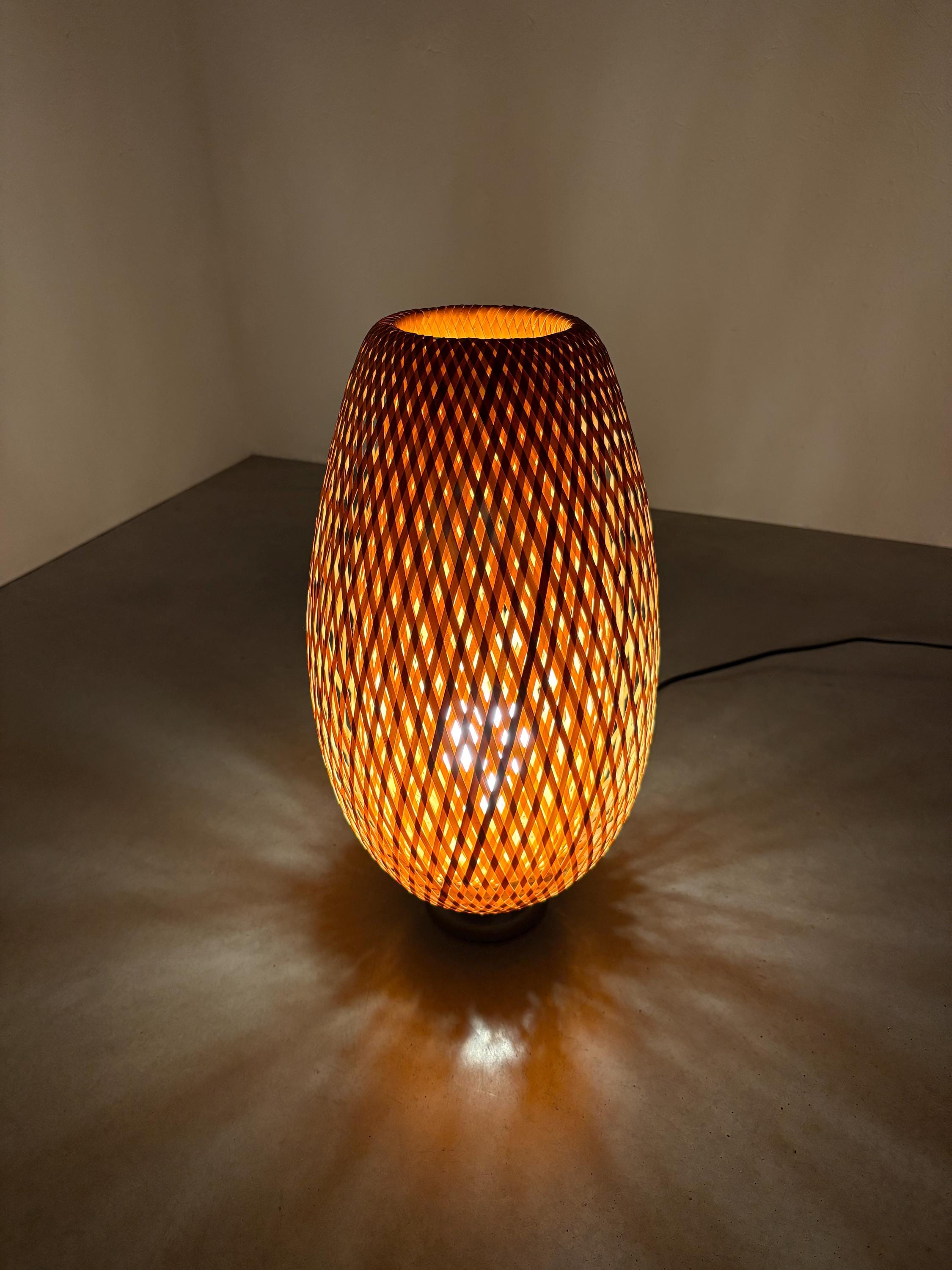 ベトナム購入 ラタン製 フロアスタンド 円筒形 Vietnam rattan