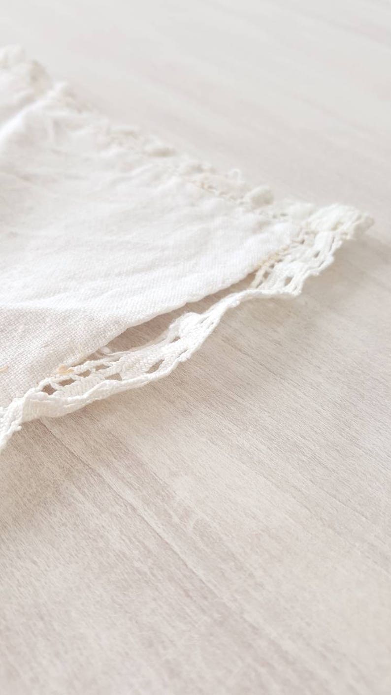 Vintage Table Runner Large Pink Flower