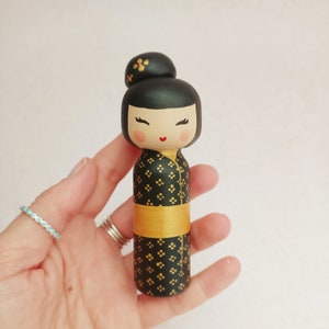 kokeshi peg Doll Wooden doll japanese flowers traditional japan art