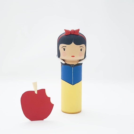 snow white peg doll