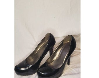 Schwarze Plateau Pumps mit lila Schlangenabsatz Gr.9