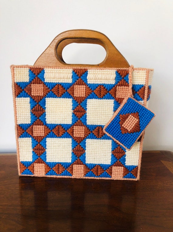 Vintage macrame - 70s purse bag crochet yarn