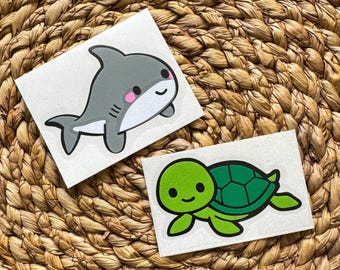 niedliche HAI oder SCHILDKRÖTE Vinyl geschnitten und geschichtete Abziehbilder