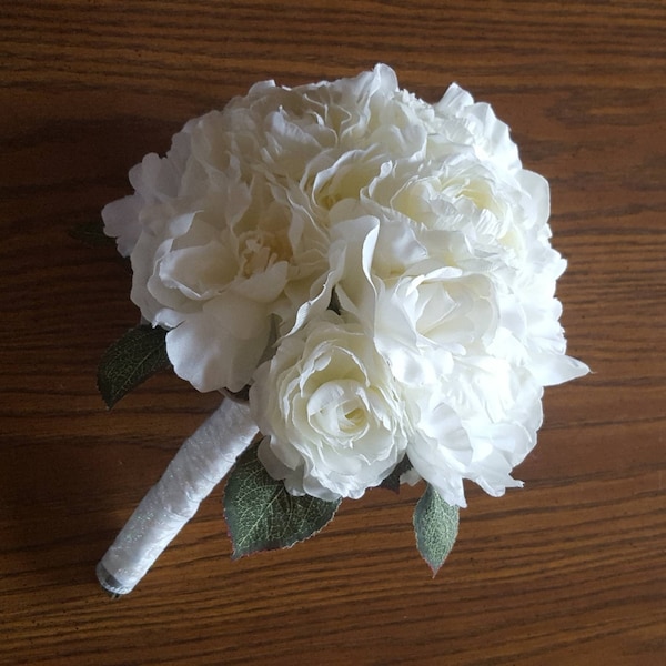 White 9" Bridesmaid Bouquet, White Wedding Bouquet, Bridesmaid Bouquet, White Wedding, Spring Wedding, Bridesmaid Bouquet, Maid of Honor